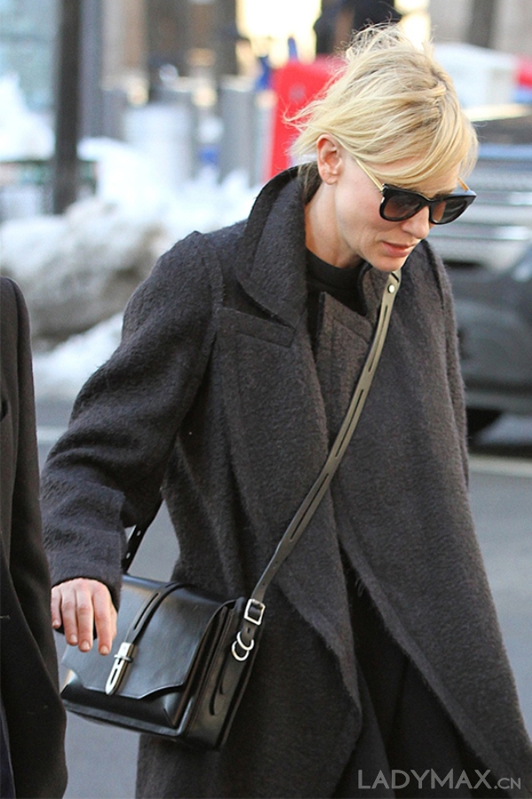 Cate Blanchett精彩手袋街拍特辑 低调的优雅