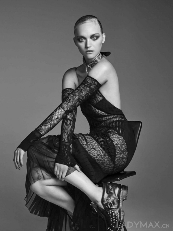 超模Gemma Ward登上《Elle》澳洲版7月刊封面