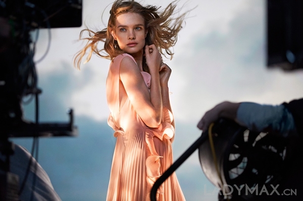 H&M与Natalia Vodianova推出环保系列