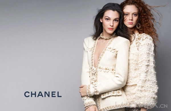 Natalie Westling与Vittoria Ceretti共同演绎Chanel 2017早秋广告硬照