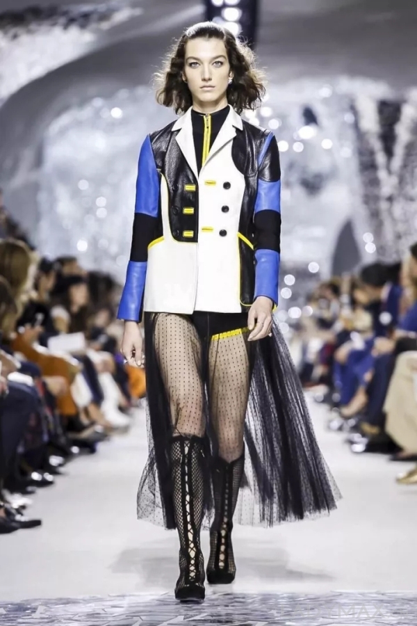 深度 | 彻底年轻化 Dior时装今年将首次进入20亿欧元俱乐部