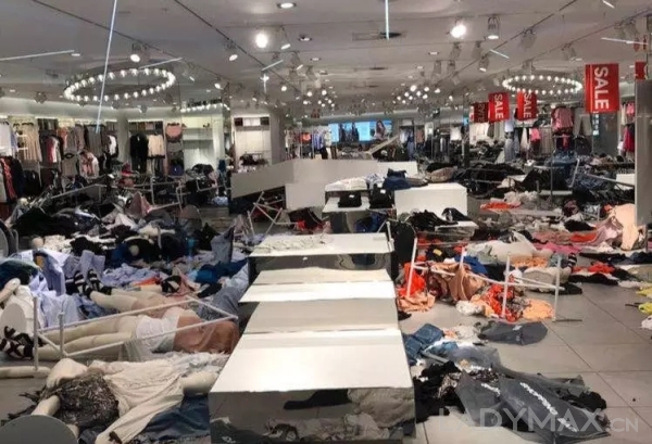 涉嫌种族歧视事件失控，H&M 南非6家店铺遭打砸