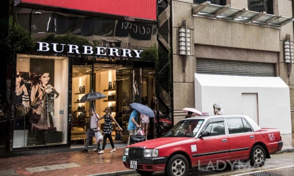 扛不住月租金800万，Burberry或将关闭香港罗素街旗舰店 