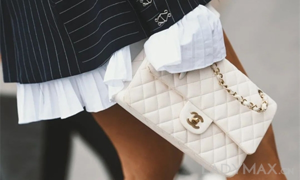Chanel经典手袋再次涨价，否认对标爱马仕铂金包