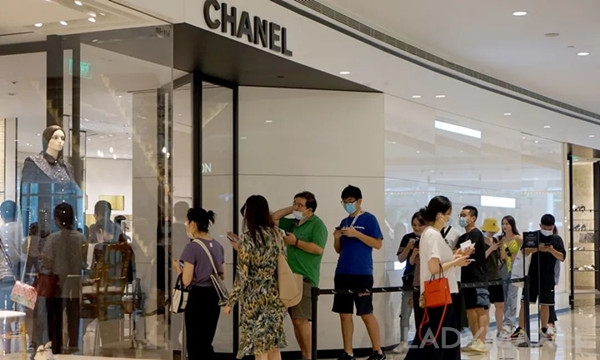 早报 | Chanel预计去年收入实现惊人反弹；优衣库日本4月销售额大涨近19%