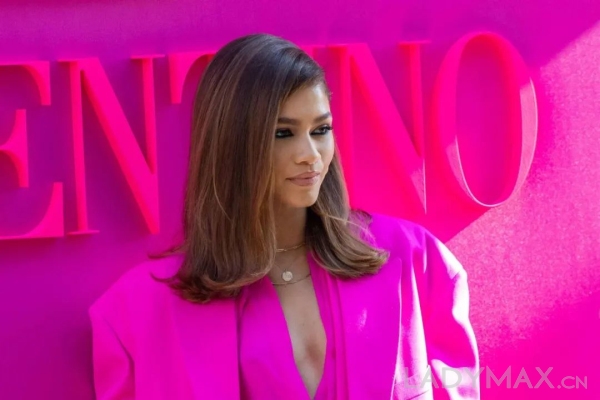 Valentino成《乘风破浪的姐姐》总决赛赞助商，曝光量破1.3亿