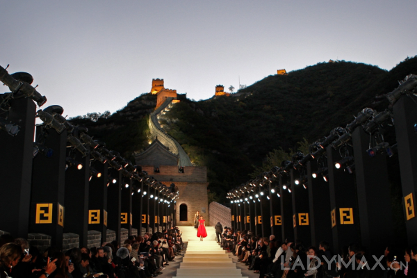 深度 | 从罗马到北京，奢侈品牌FENDI如何延续文化之旅？