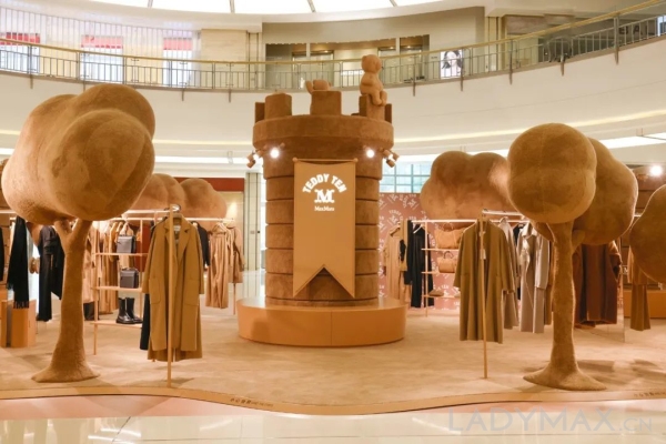 深度 | 从Max Mara看奢侈品牌如何打造自己的迪士尼乐园？