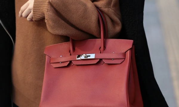 财报速递 | 爱马仕中国业绩仅轻微改善,股价大跌5% 财报速递 | 爱马仕中国业绩仅轻微改善,股价大跌5%