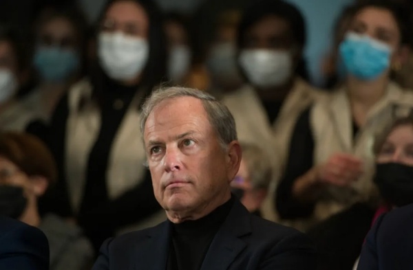 深度 | LVMH 30年老臣的退场 深度 | LVMH 30年老臣的退场