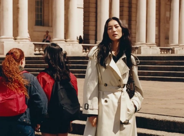 深度 | Burberry摆摊卖围巾,为什么是个好主意? 深度 | Burberry摆摊卖围巾,为什么是个好主意?