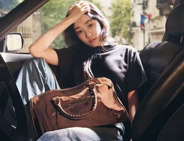 从巴黎世家的两只包看我们为什么还在买奢侈品 从巴黎世家的两只包看我们为什么还在买奢侈品