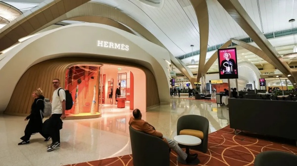 奢侈品危机传导到金字塔尖,爱马仕股价大跌13% 奢侈品危机传导到金字塔尖,爱马仕股价大跌13%