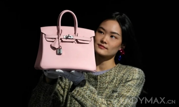 并表示爱马仕不会要求消费者在购买birkin等手袋之前,额外购买品牌的